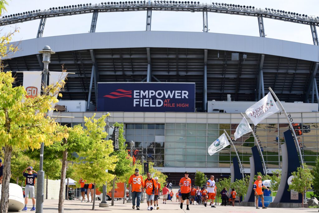 Comcast Business is deploying technology solutions at the Broncos’ stadium and training center help ensure more connected and convenient experiences for game days and beyond 