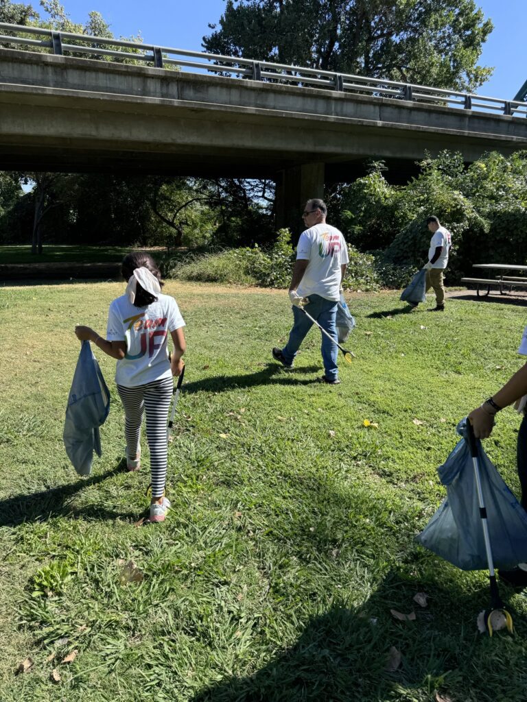 Comcast California team at the Great American River Clean-Up