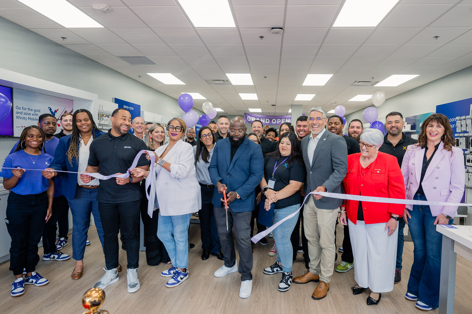 Comcast Celebrates Grand Opening of Northline Xfinity Store