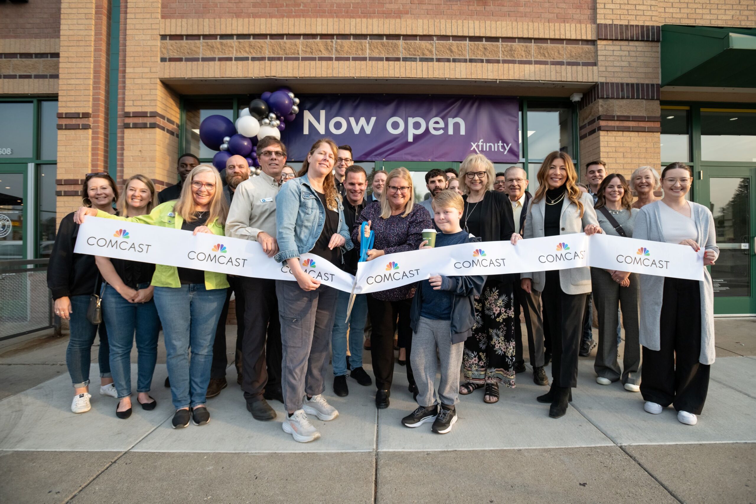 Comcast Celebrates Opening of New Xfinity Store in Crystal, Minn.