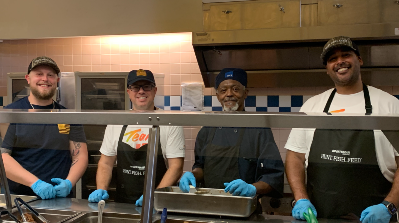 Volunteers Take Over Panama City Kitchen to Serve a Special Lunch for Service Members