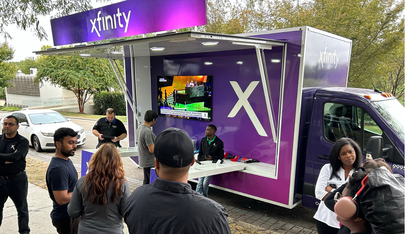 Xfinity's full-service retail experience on wheels.